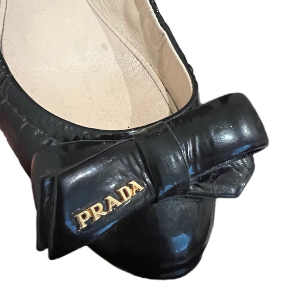 Prada flats, good condition only worn a few times. - Picture 4 of 4